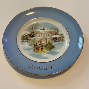 Avon Christmas 1977 Plate Wedgwood